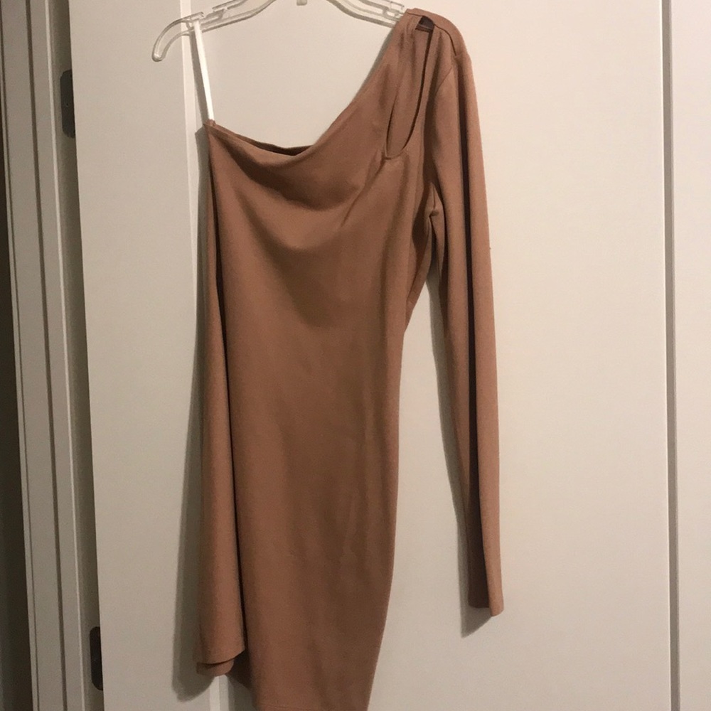 NEW WITH TAGS NBD Revolve one shoulder dress